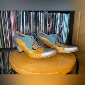 Fluevog Wonder Lyra Lace Up Size 9.5